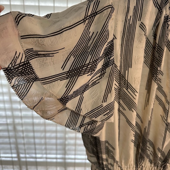 Bohme Cream and Black Patterned Midi Dress with flutter sleeves - Picture 4 of 5